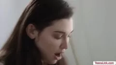 تشغيل بيلا رولاند وليلي لو في مكثفة مثليه العمل