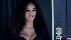 تشغيل تؤدي المغازلة الوبائية الوحيدة لفضيحة Scarlit إلى لقاء بين الأعراق مشبع بالبخار مع رجل التوصيل الساخن جيك آدامز