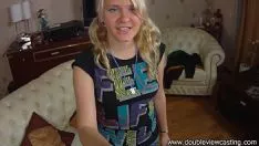 Odtwórz Mihaela rozpoczyna karierę w branży porno, uprawiając seks oralny i normalny analny
