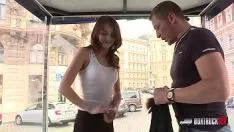 Redare Platita Pentru Masturbare Cu Vibrator Si Sex In Cub De Sticla