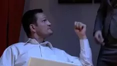 تشغيل يلعق كس المرأة في المطبخ ثم يمارس الجنس معها في غرفة المعيشة على الأريكة