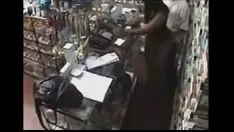 Reproducir Mama belita caliente detras de la tienda