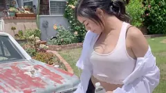 Reproducir Las tetas perfectas y el gran culo de Savannah Sixx en un vídeo casero explícito