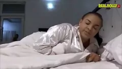Abspielen Die verrückteste afrikanische Krankenschwester Shirley Igwe wird in Dessous und unter der Dusche frech