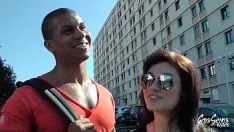 تشغيل توجهت ميليندا إلى الفندق لممارسة الجنس مع رجلين