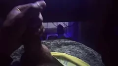 Jouer Session solo chaude et excitée: Big Dick Handjob jusqu'à ce que je jouisse
