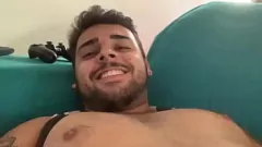 Redare Masajul amator pentru adolescenți ai lui Lucas Nobre se încheie în distracție solo