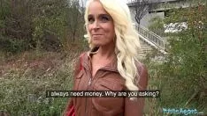 Afspelen Hij betaalt deze prostituee om totale seks te hebben